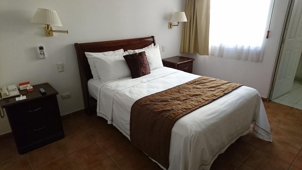 Best Western Saltillo Exterior photo