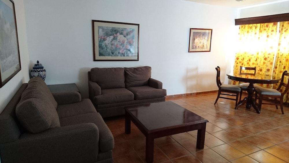 Best Western Saltillo Exterior photo